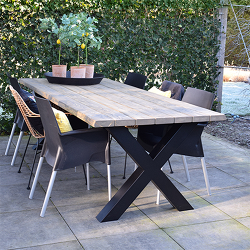 Tuintafel 118 Max – Massief Kloosterhout – stalen poot naar keuze – Duurzaam & Weersbestendig