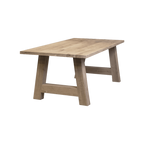 Massief eiken eettafel met rechte rand met houten A-poot