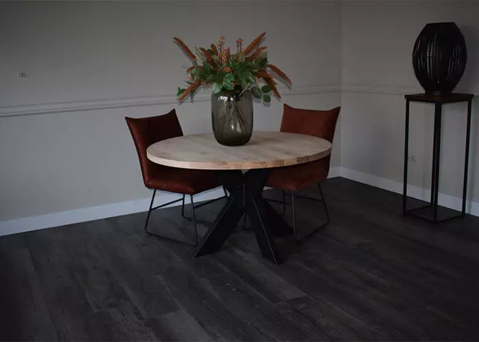 Massief eiken ronde eettafel met stalen spin-poot