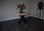 Massief eiken ronde eettafel met stalen spin-poot